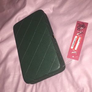 Target Accessories - 🌵 NWT forest green wallet 🌵 Target Accessories - 🌵 NWT forest green wallet 🌵
